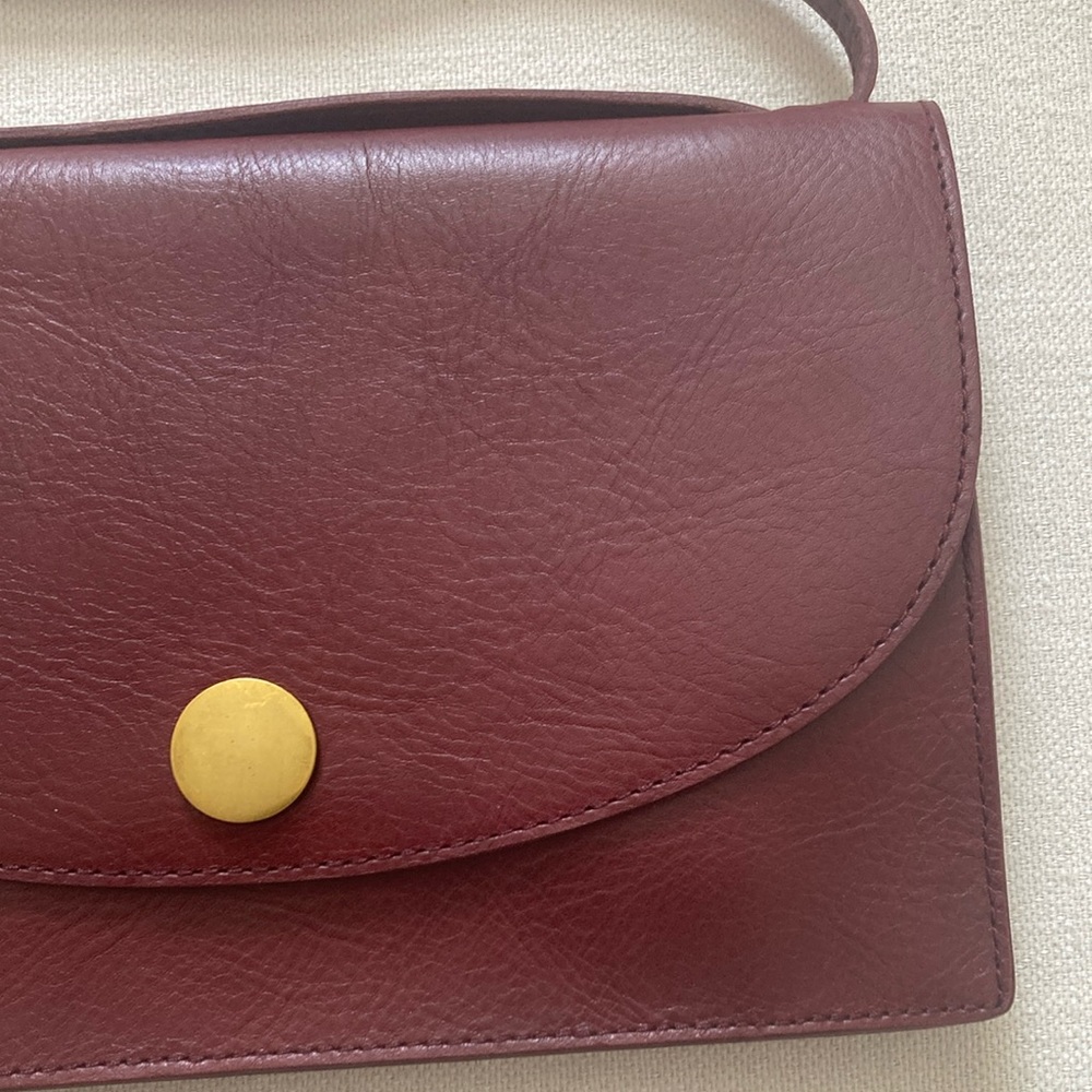 MADEWELL | The Slim Convertible Bag - Cabernet - Picture 8 of 16